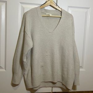 V neck sweater